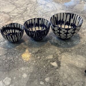 WEST ELM Blue and White Ceramic Bowl Set